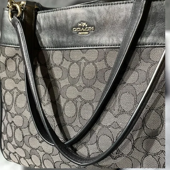 ๐จSOLD๐จ Coach Lexy shoulder bag - Picture 10 of 10